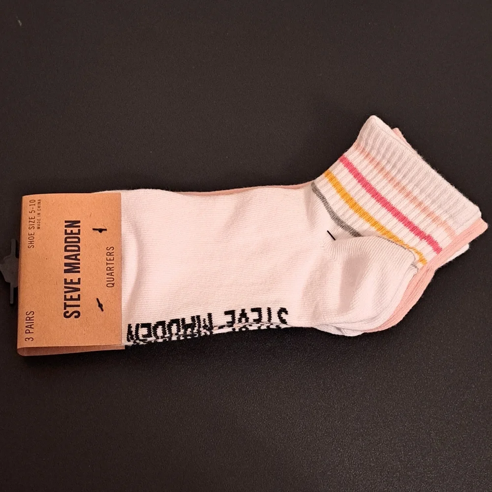 Steve Madden Women's 3 pair Quarter socks NWT